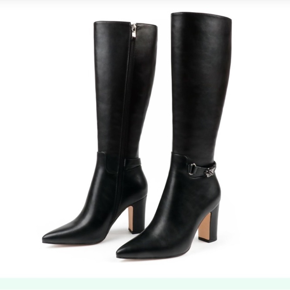 Chic Black Heeled Boots with Pointed Toe